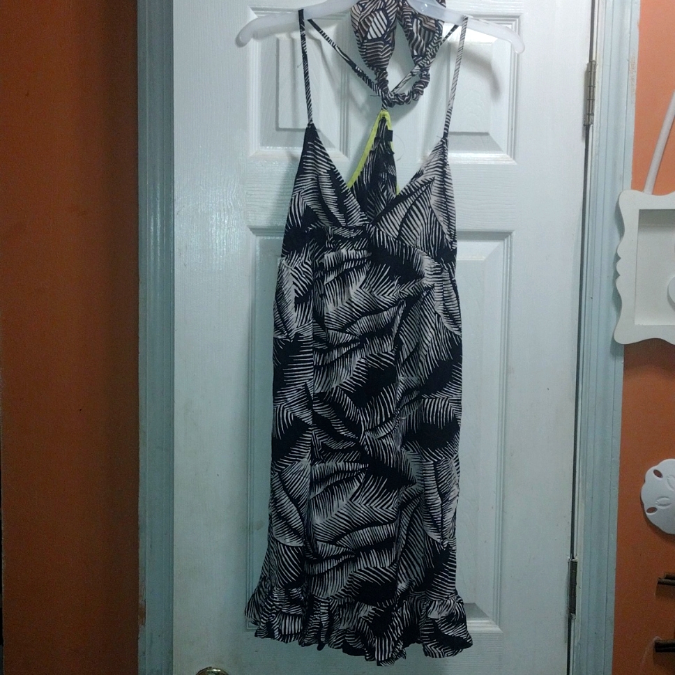 Volcom Black And Cream Patterned Mini Dress With Coordinating Head Band